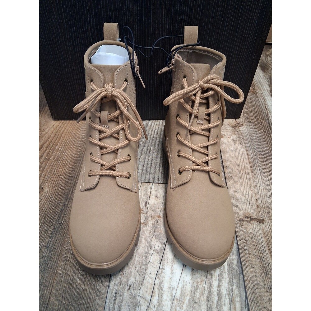 NEW! Women's St John's Bay Giendo Combat Boot, Tan 7.5